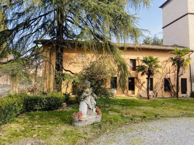 Locale Commerciale in vendita a Unione dei comuni Valli del Reno, Lavino e Samoggia, Sasso Marconi