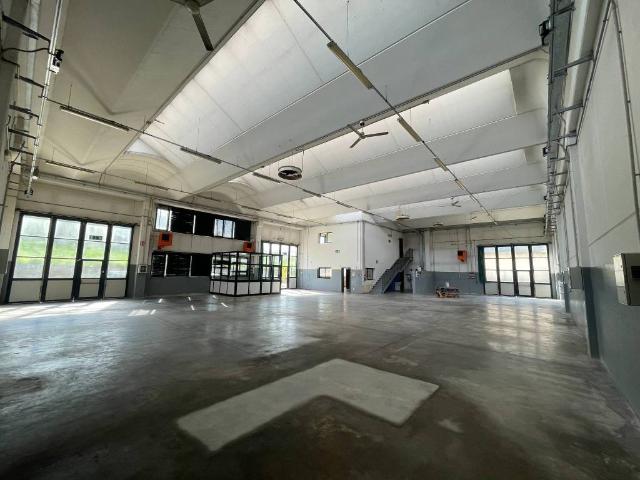 Locale Commerciale in vendita a Unione dei comuni Valli del Reno, Lavino e Samoggia, Sasso Marconi