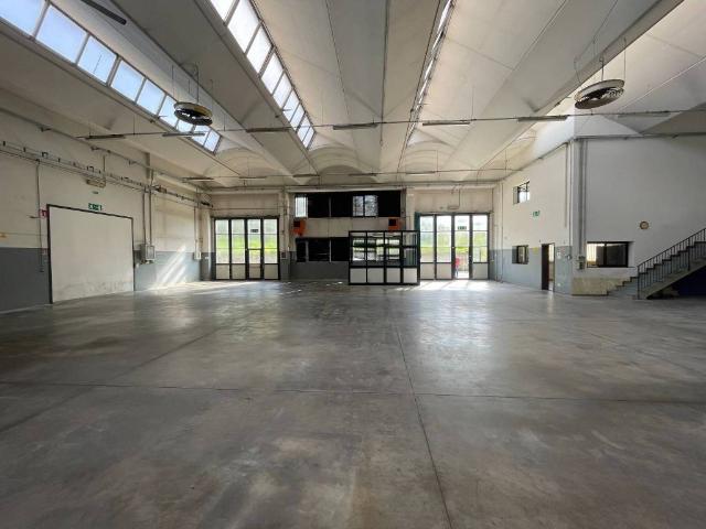 Locale Commerciale in vendita a Unione dei comuni Valli del Reno, Lavino e Samoggia, Sasso Marconi