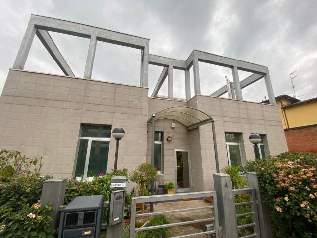 Locale Commerciale in vendita a Unione dei comuni Valli del Reno, Lavino e Samoggia, Sasso Marconi
