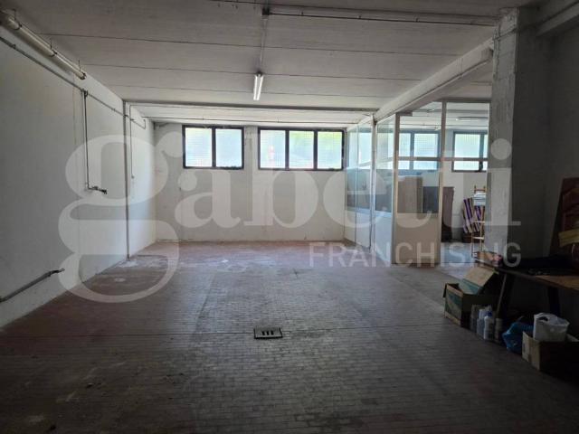 Locale Commerciale in vendita a Unione dei comuni Valli del Reno, Lavino e Samoggia, Sasso Marconi