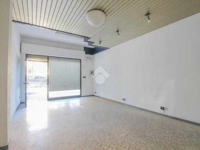 Locale Commerciale in vendita a Unione dei comuni del Distretto Ceramico, Sassuolo