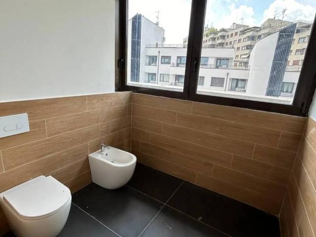 Locale Commerciale in vendita a Unione dei comuni del Distretto Ceramico, Sassuolo