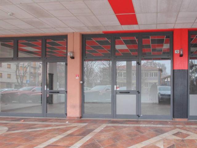 Locale Commerciale in vendita a Unione dei comuni del Distretto Ceramico, Sassuolo
