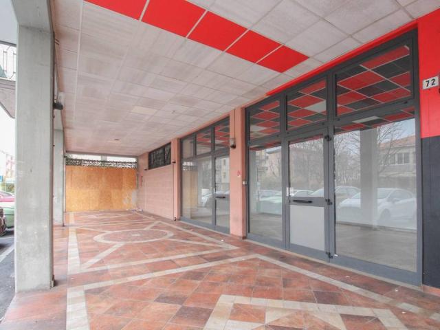 Locale Commerciale in vendita a Unione dei comuni del Distretto Ceramico, Sassuolo