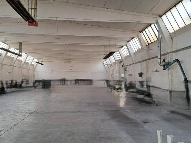 Locale Commerciale in vendita a Unione dei comuni del Distretto Ceramico, Sassuolo