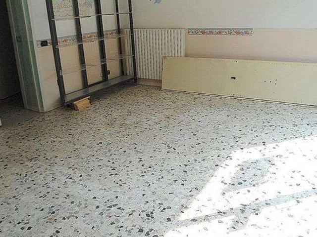 Locale Commerciale in vendita a Unione dei comuni del Distretto Ceramico, Sassuolo