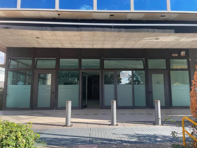 Locale Commerciale in vendita a Unione dei comuni del Distretto Ceramico, Sassuolo