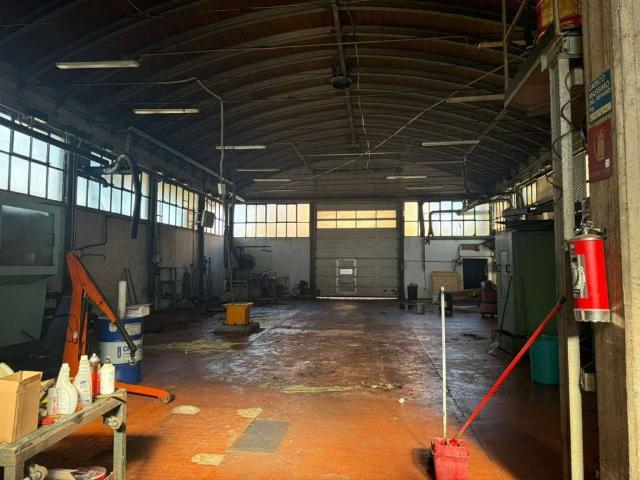 Locale Commerciale in vendita a Unione dei comuni del Distretto Ceramico, Sassuolo