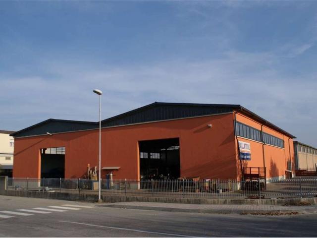 Locale Commerciale in vendita a Unione dei comuni del Distretto Ceramico, Sassuolo