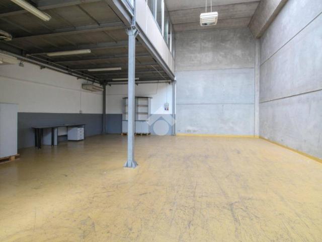 Locale Commerciale in vendita a Unione dei comuni del Distretto Ceramico, Sassuolo