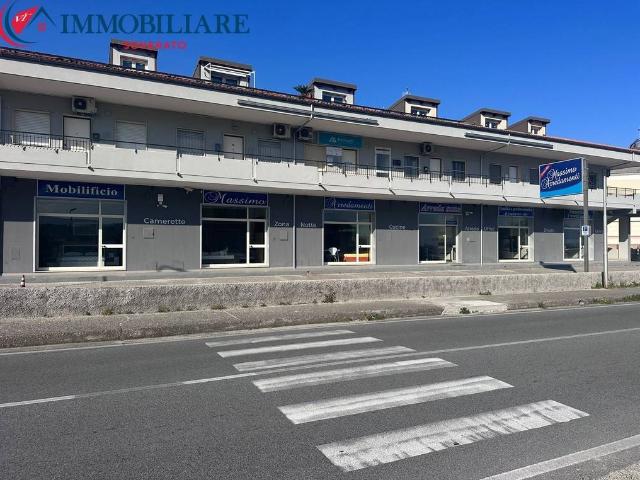 Locale Commerciale in vendita a Calabria, Catanzaro