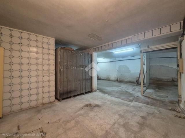 Locale Commerciale in vendita a Puglia, Taranto