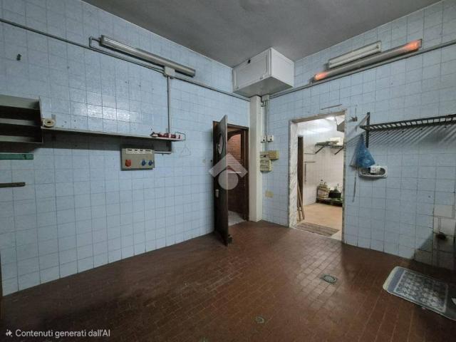 Locale Commerciale in vendita a Puglia, Taranto