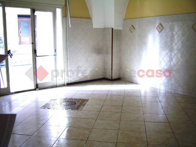 Locale Commerciale in vendita a Puglia, Taranto