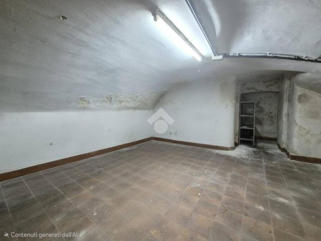 Locale Commerciale in vendita a Puglia, Taranto