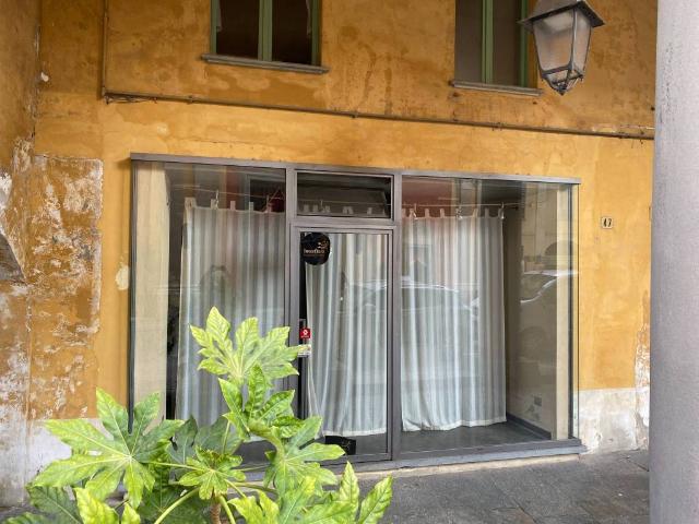 Locale Commerciale in vendita a Piemonte, Cuneo