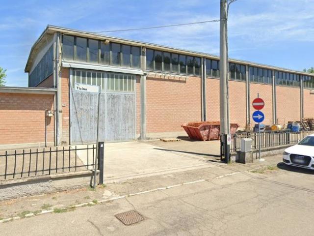 Locale Commerciale in vendita a Unione di comuni Terre di Castelli, Savignano Sul Panaro