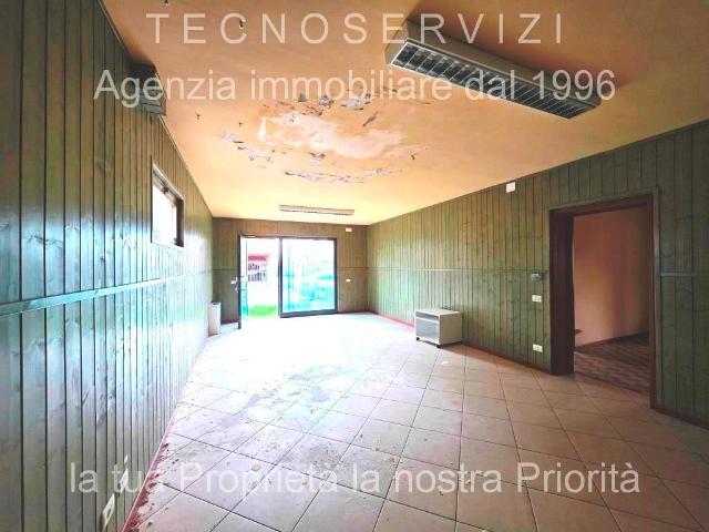 Locale Commerciale in vendita a Unione di comuni Terre di Castelli, Savignano Sul Panaro