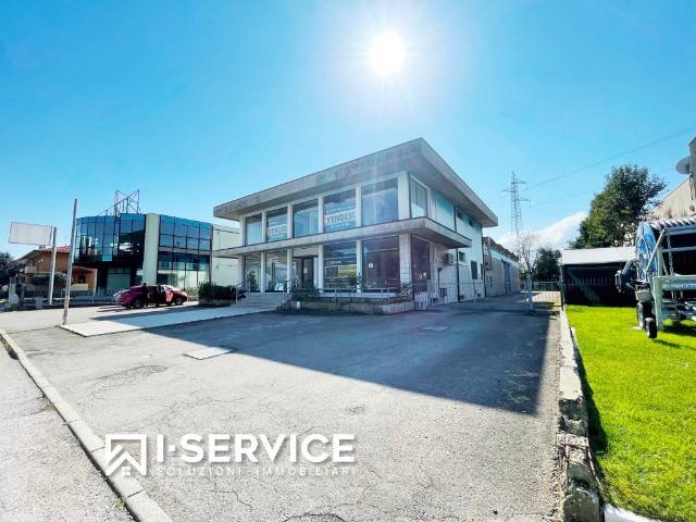 Locale Commerciale in vendita a Savignano Sul Rubicone, Reggio Emilia