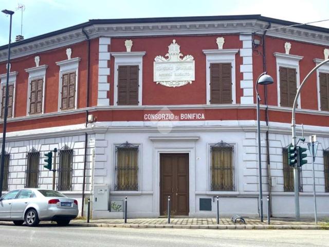Locale Commerciale in vendita a Savignano Sul Rubicone, Reggio Emilia