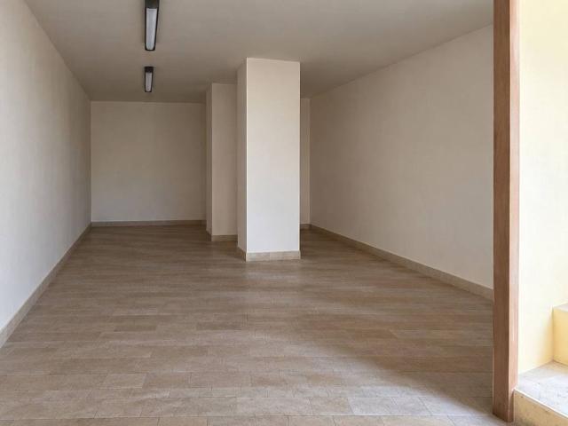 Locale Commerciale in vendita a Savignano sul Rubicone, Forlì-Cesena
