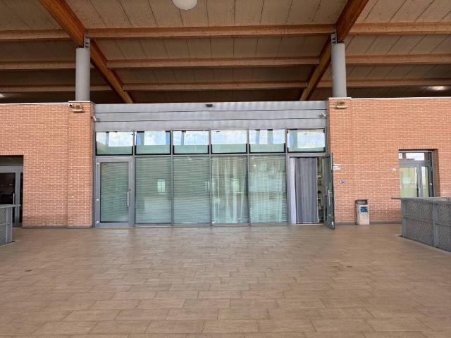 Locale Commerciale in vendita a Savignano Sul Rubicone, Reggio Emilia