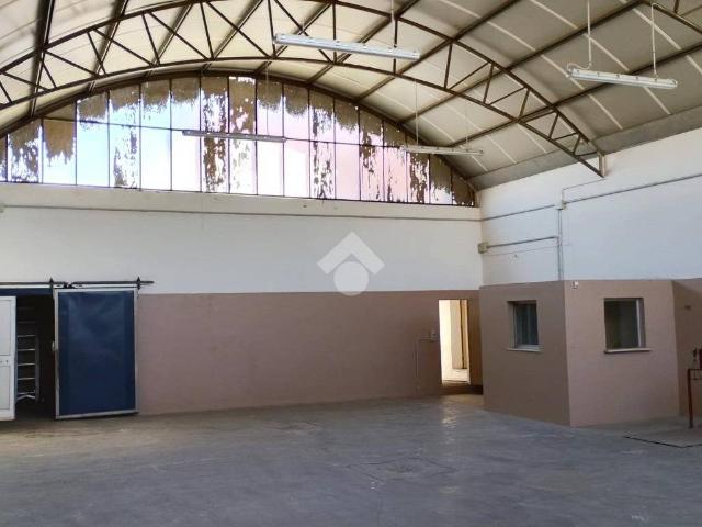 Locale Commerciale in vendita a Savignano Sul Rubicone, Reggio Emilia