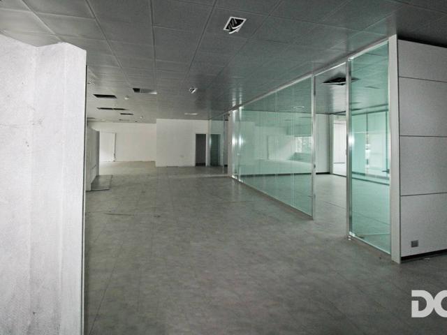 Locale Commerciale in vendita a Savignone, Liguria