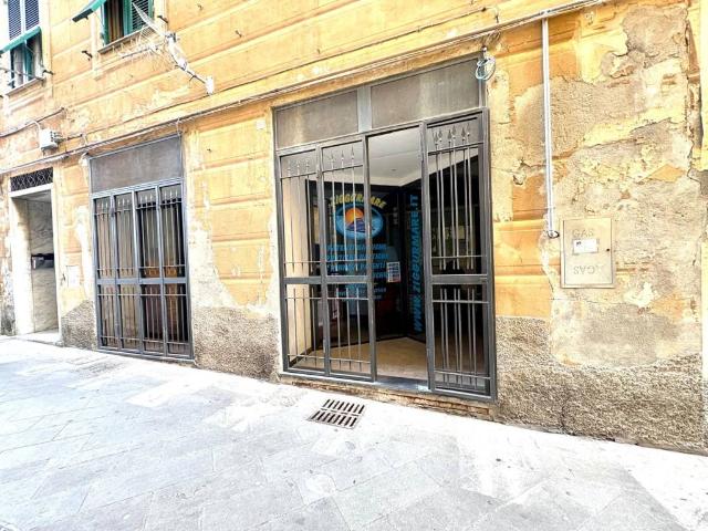 Locale Commerciale in vendita a Villetta, Albisola Capo