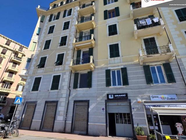 Locale Commerciale in vendita a Oltreletimbro, Albisola Capo