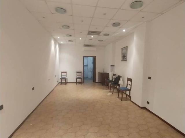 Locale Commerciale in vendita a Oltreletimbro, Albisola Capo