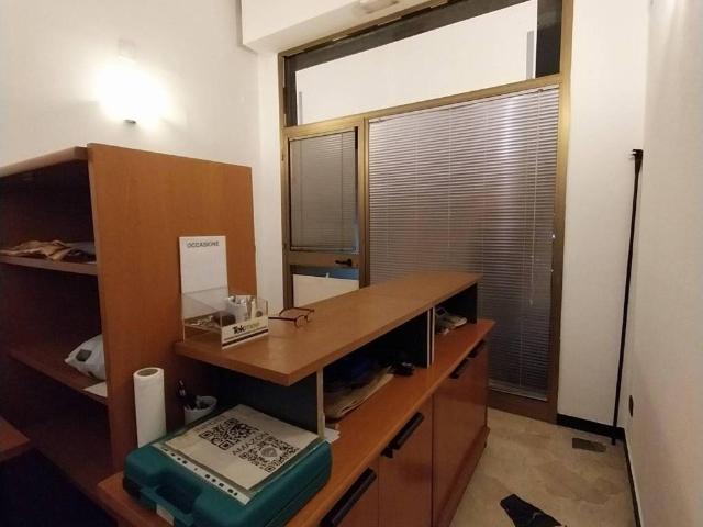 Locale Commerciale in vendita a Oltreletimbro, Albisola Capo