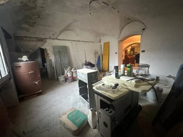 Locale Commerciale in vendita a Oltreletimbro, Albisola Capo