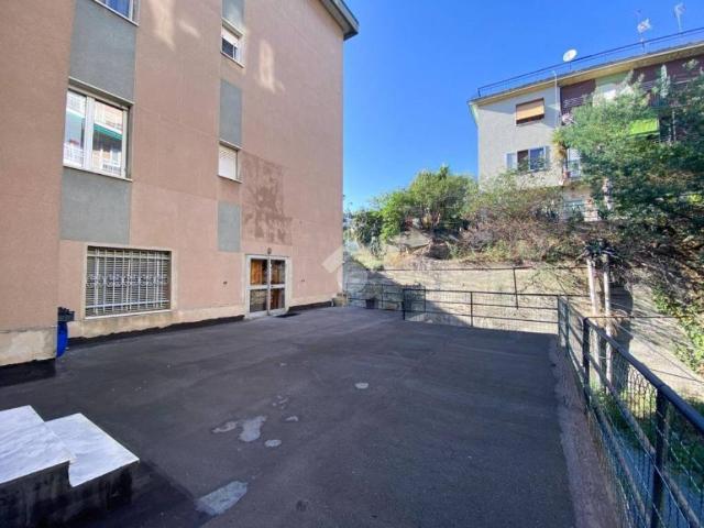 Locale Commerciale in vendita a Valloria, Albisola Capo