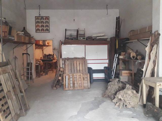 Locale Commerciale in vendita a Scafa, Abruzzo