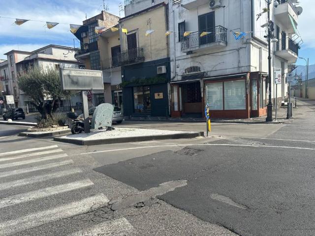 Locale Commerciale in vendita a Scafati, Campania
