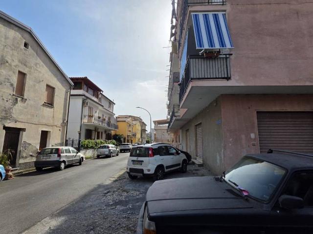 Locale Commerciale in vendita a Monticello, Calabria