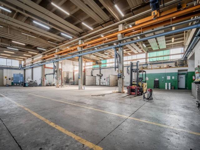 Locale Commerciale in vendita a Tresinaro - Secchia, Re