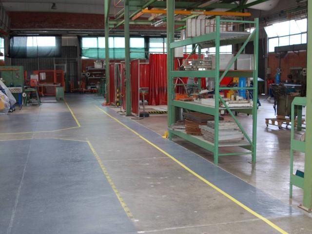 Locale Commerciale in vendita a San Colombano, Scandicci