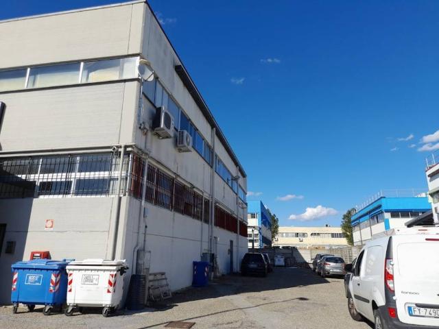 Locale Commerciale in vendita a Le Bagnese, Scandicci