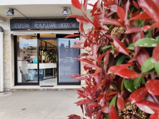 Locale Commerciale in vendita a Scandicci, Toscana