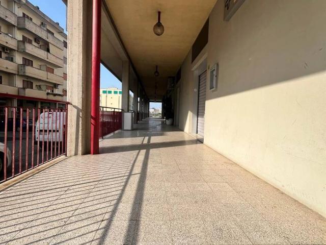 Locale Commerciale in vendita a Scanzano Jonico, Basilicata