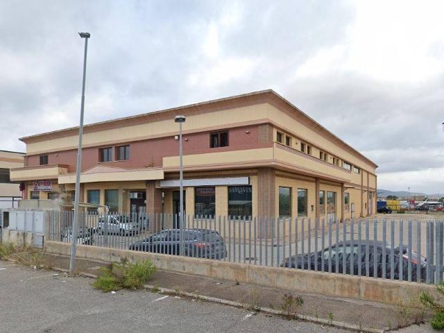 Locale Commerciale in vendita a Scarlino, Toscana