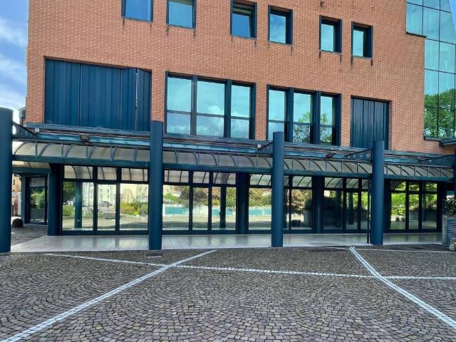 Locale Commerciale in vendita a Schio, Veneto