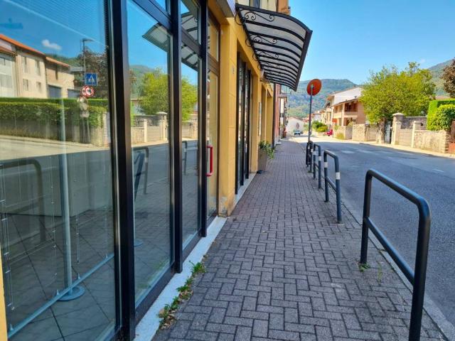 Locale Commerciale in affitto a Schio, Veneto