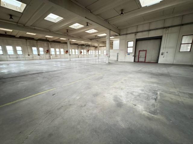 Locale Commerciale in vendita a Schio, Veneto