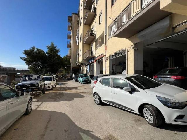 Locale Commerciale in vendita a Perriera, Sciacca
