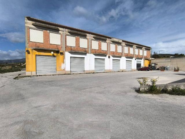 Locale Commerciale in vendita a Perriera, Sciacca