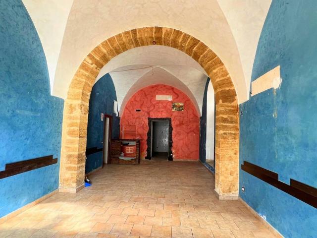 Locale Commerciale in vendita a Rabat, Sciacca